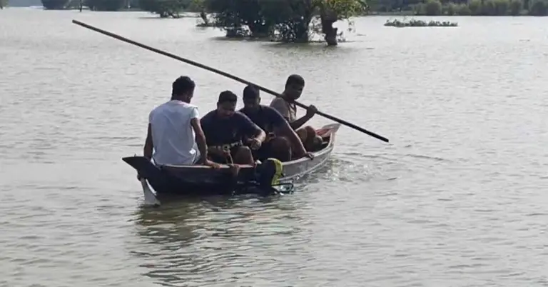 নৌকা ডুবে নিখোঁজ